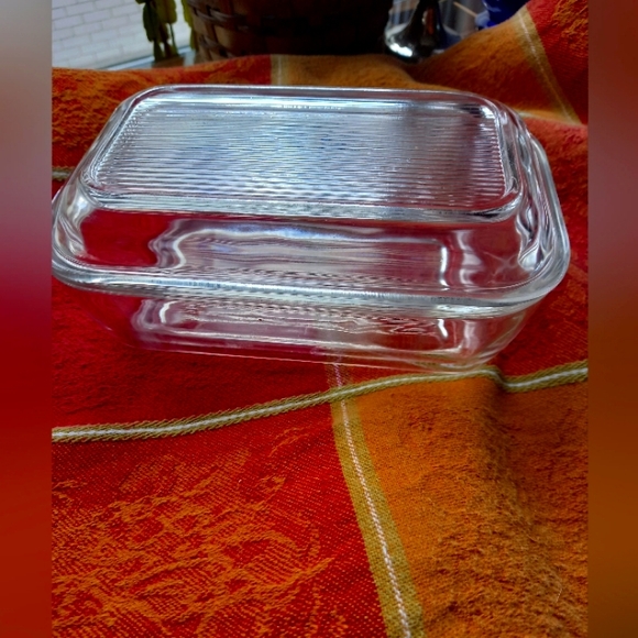 Vintage clear butter dish - Picture 1 of 7